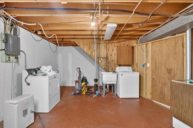 2016 Moreland Drive, Janesville, WI 53548