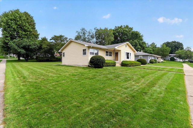 2016 Moreland Drive, Janesville, WI 53548