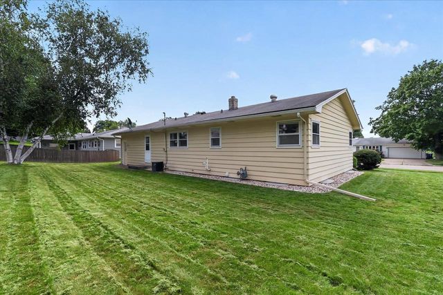 2016 Moreland Drive, Janesville, WI 53548