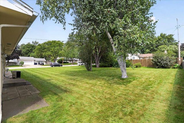 2016 Moreland Drive, Janesville, WI 53548