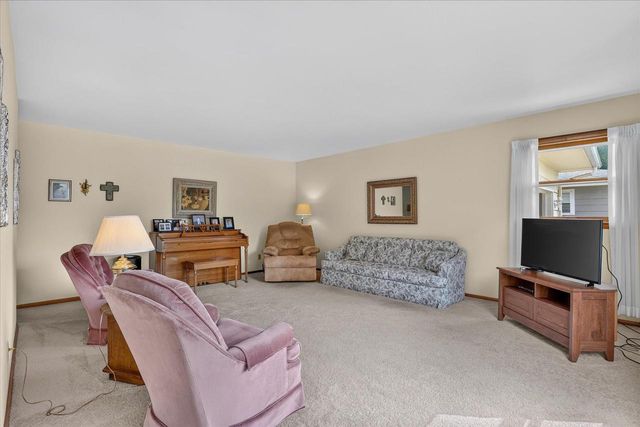 2016 Moreland Drive, Janesville, WI 53548