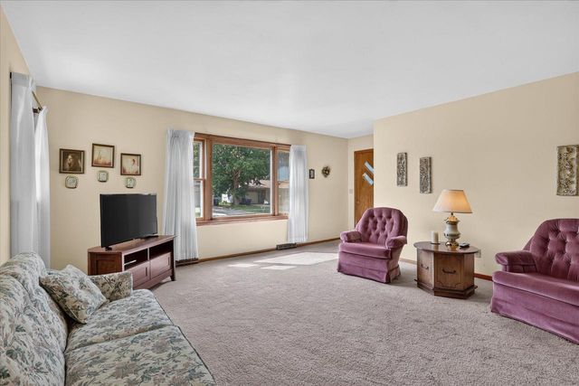 2016 Moreland Drive, Janesville, WI 53548