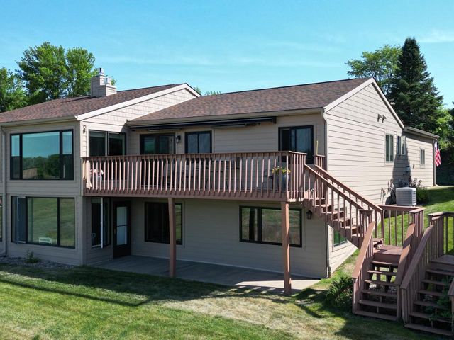 3350 Bayside COURT, La Crosse, WI 54601