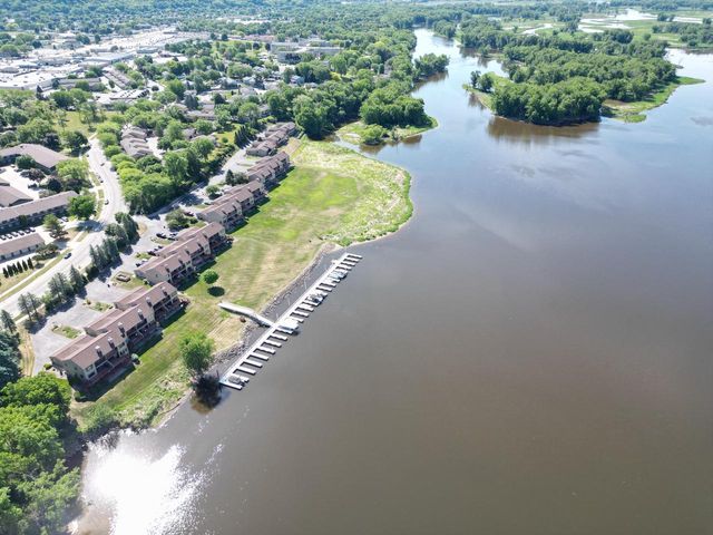 3350 Bayside COURT, La Crosse, WI 54601