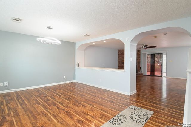 8426 Cross Spring, San Antonio, TX 78251