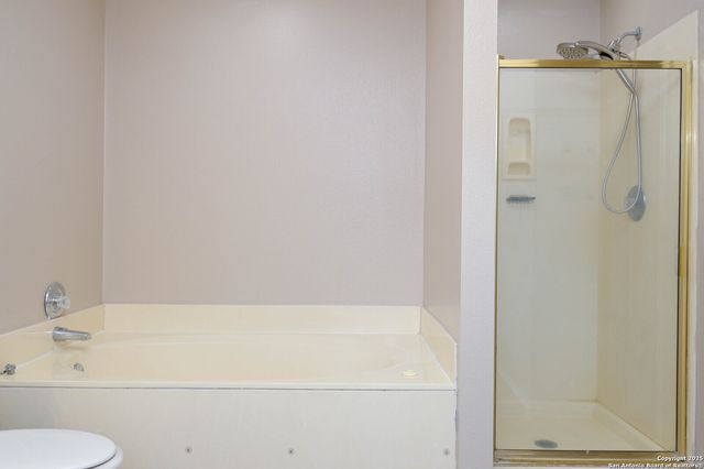 8426 Cross Spring, San Antonio, TX 78251