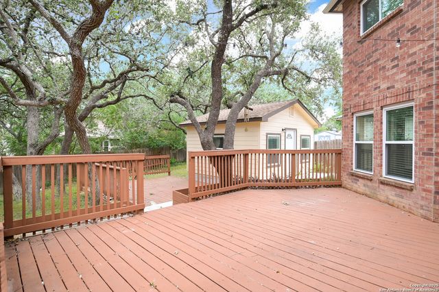 8426 Cross Spring, San Antonio, TX 78251