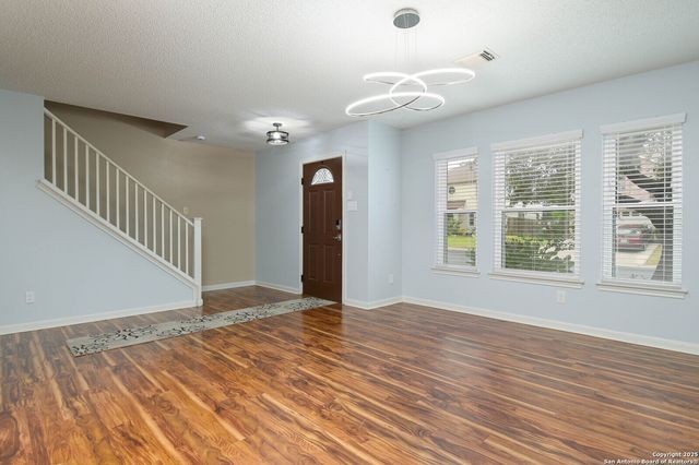 8426 Cross Spring, San Antonio, TX 78251