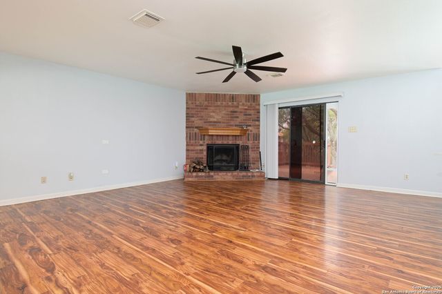 8426 Cross Spring, San Antonio, TX 78251