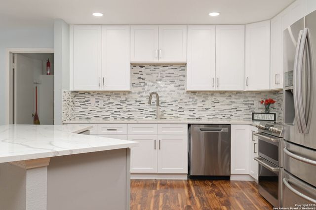 8426 Cross Spring, San Antonio, TX 78251