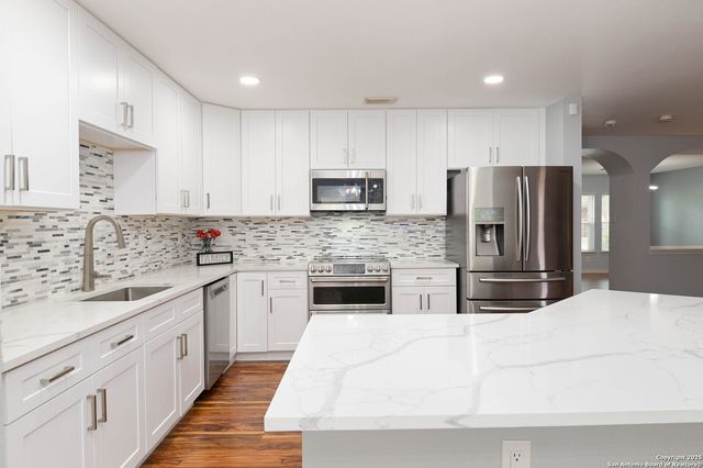 8426 Cross Spring, San Antonio, TX 78251