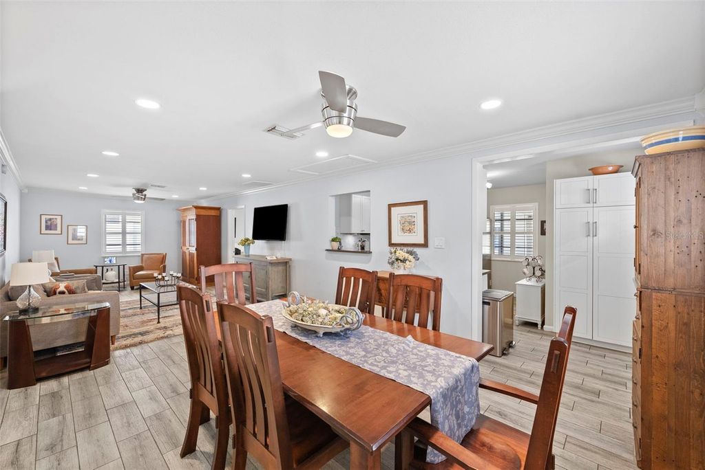 Image 15 of property listing at 3906 W VASCONIA STREET, Tampa, FL 33629