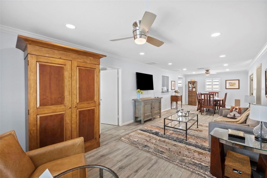 Image 17 of property listing at 3906 W VASCONIA STREET, Tampa, FL 33629