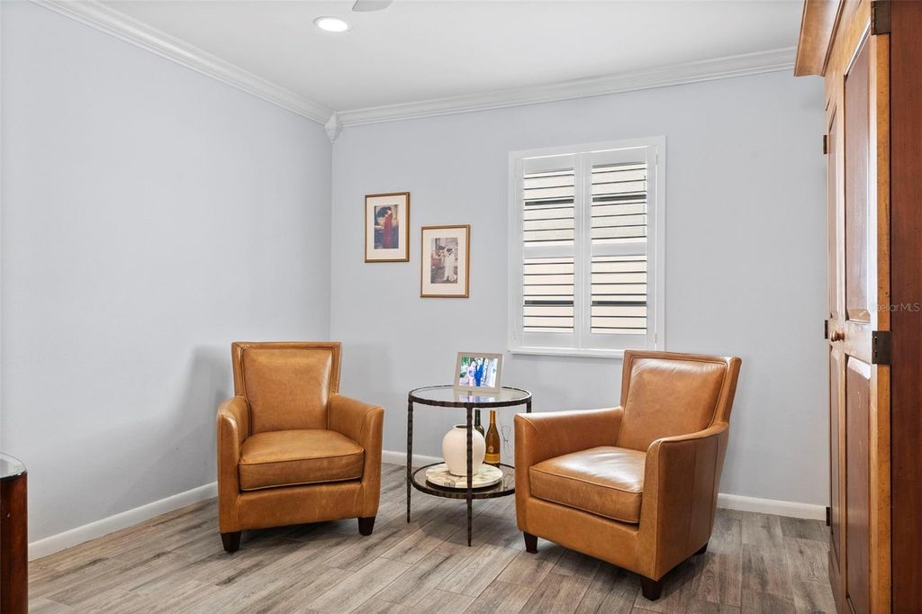 Image 18 of property listing at 3906 W VASCONIA STREET, Tampa, FL 33629