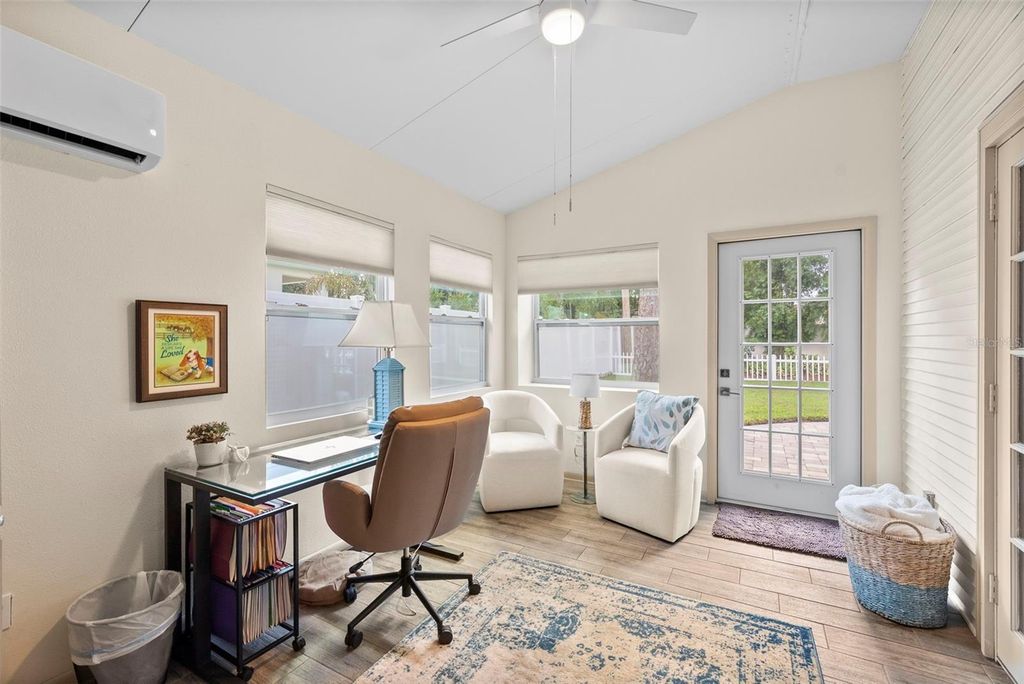 Image 23 of property listing at 3906 W VASCONIA STREET, Tampa, FL 33629