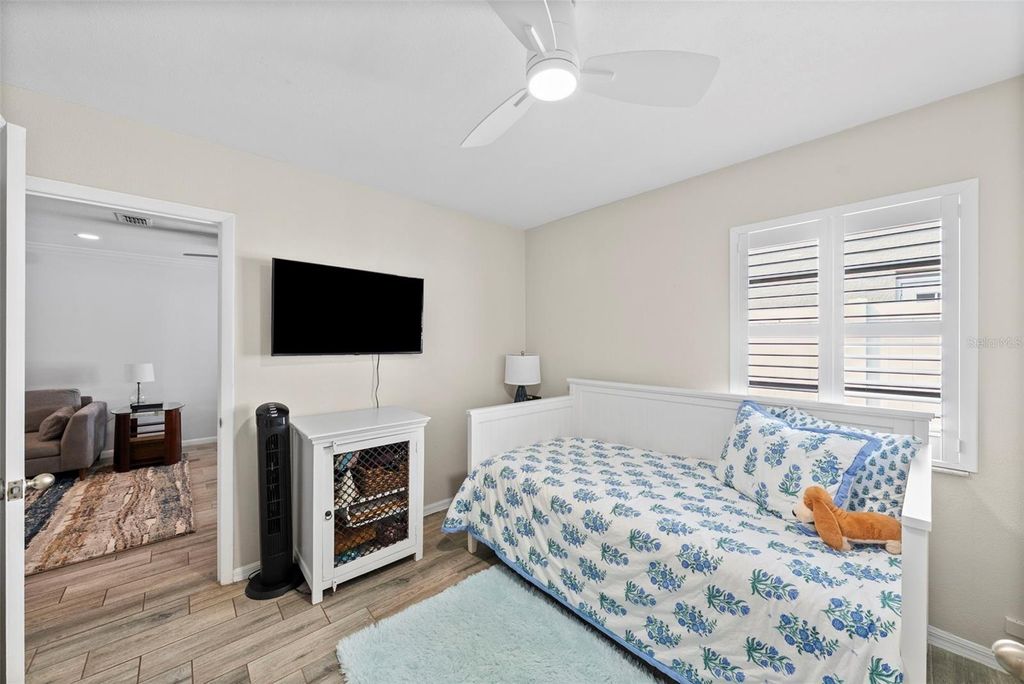 Image 27 of property listing at 3906 W VASCONIA STREET, Tampa, FL 33629