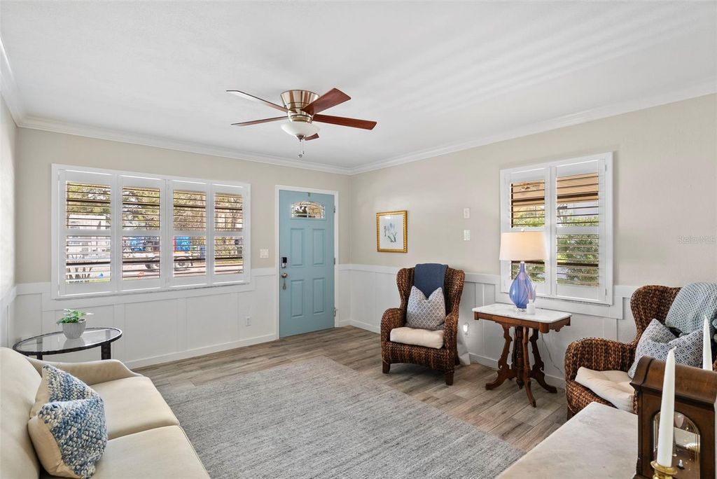 Image 8 of property listing at 3906 W VASCONIA STREET, Tampa, FL 33629