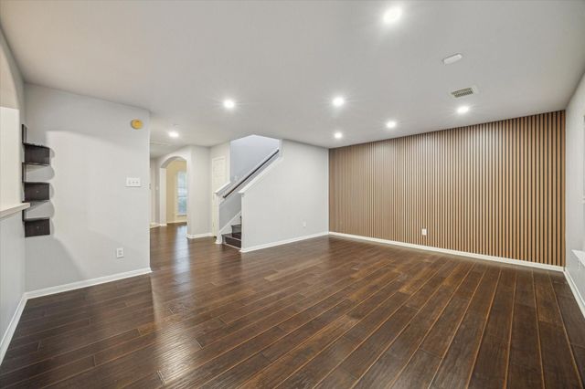 9842 Lynette Falls Drive, Houston, TX 77095