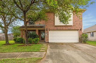 9842 Lynette Falls Drive, Houston, TX 77095