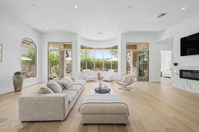 10671 E CARIBBEAN Lane, Scottsdale, AZ 85255