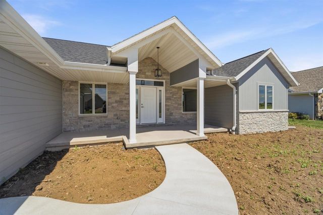221 KERRIGAN DRIVE, Wrightstown, WI 54180