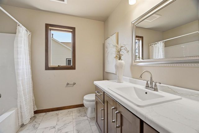 221 KERRIGAN DRIVE, Wrightstown, WI 54180