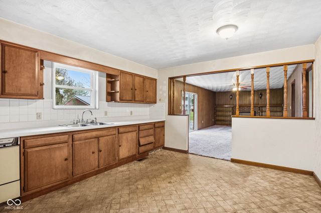 5829 E 200 S, Greenfield, IN 46140