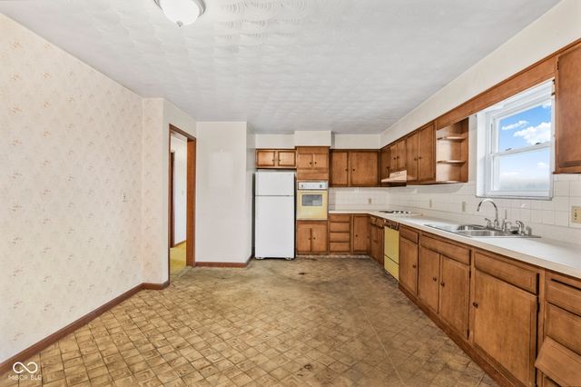 5829 E 200 S, Greenfield, IN 46140