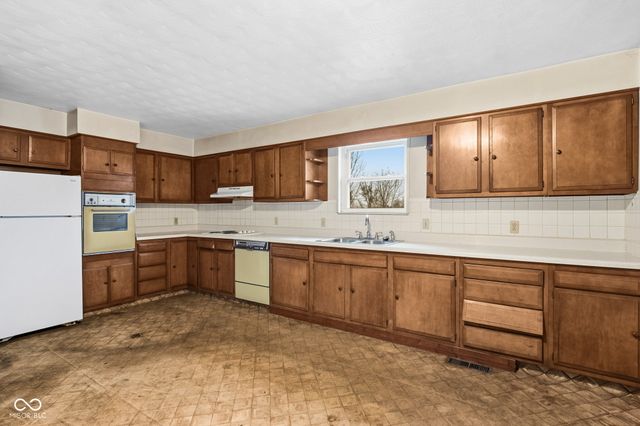 5829 E 200 S, Greenfield, IN 46140