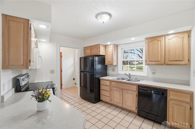 608 W Washington Street, New Carlisle, OH 45344