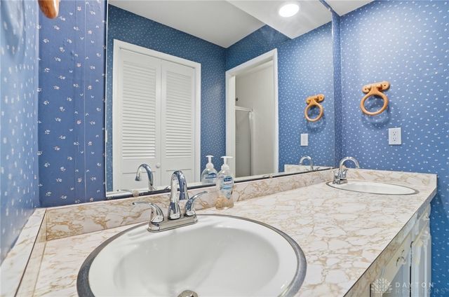 608 W Washington Street, New Carlisle, OH 45344