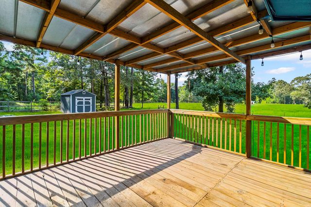 114 Dickens S, Livingston, TX 77351