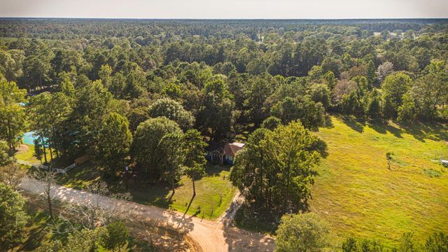 114 Dickens S, Livingston, TX 77351