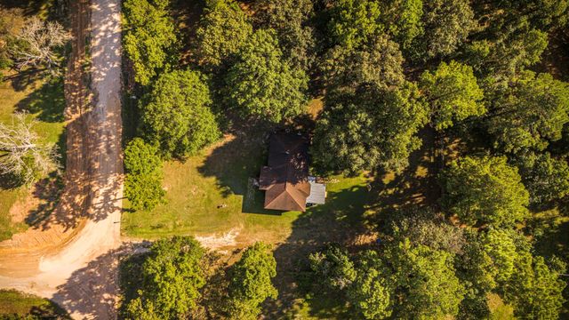 114 Dickens S, Livingston, TX 77351