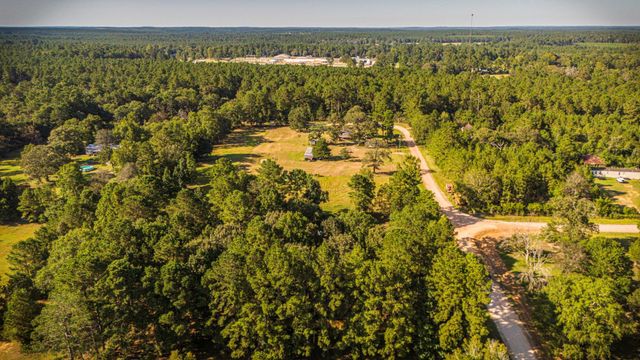 114 Dickens S, Livingston, TX 77351