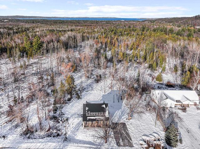 1713 Vanderlip Road, Traverse City, MI 49686