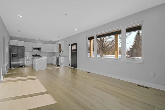 1713 Vanderlip Road, Traverse City, MI 49686