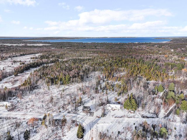 1713 Vanderlip Road, Traverse City, MI 49686