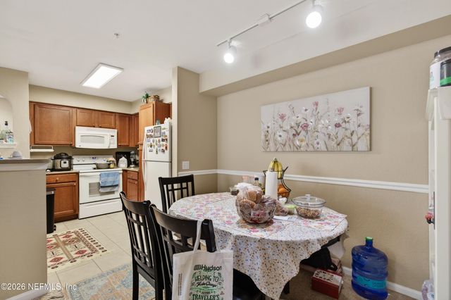 8550 TOUCHTON Road 2221, Jacksonville, FL 32216
