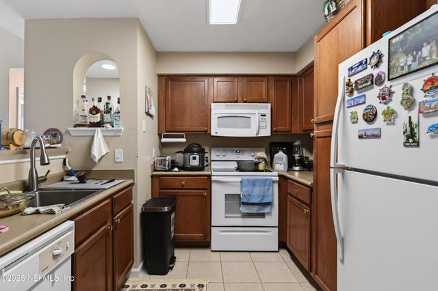 8550 TOUCHTON Road 2221, Jacksonville, FL 32216