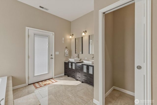 2102 Mt Brynion Road, Kelso, WA 98626