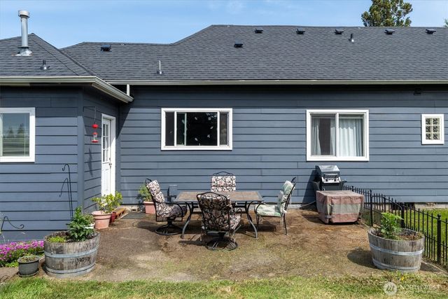 2102 Mt Brynion Road, Kelso, WA 98626