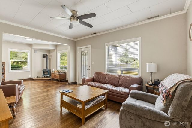 2102 Mt Brynion Road, Kelso, WA 98626