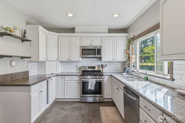 2102 Mt Brynion Road, Kelso, WA 98626