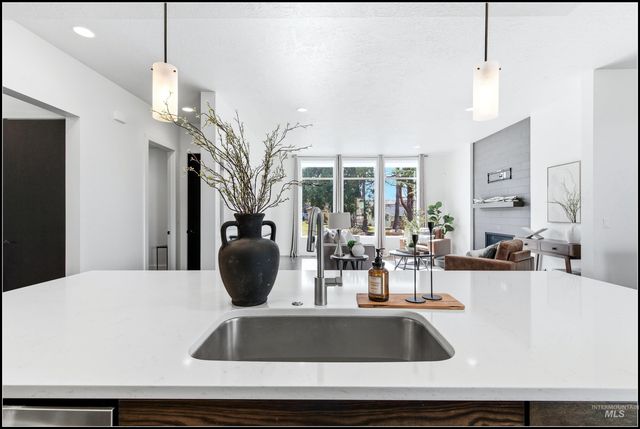 6934 E Highland Valley Rd, Boise, ID 83716