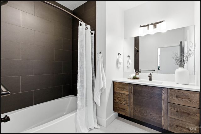 6934 E Highland Valley Rd, Boise, ID 83716