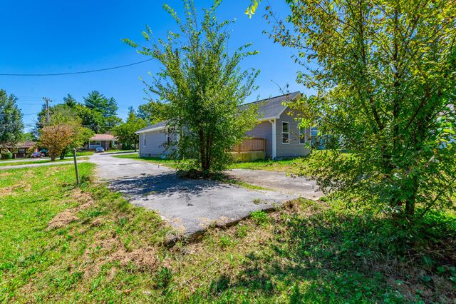 936 Cross Street, Rossville, GA 30741