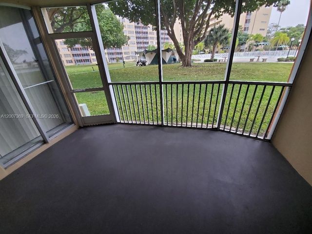 1750 NE 191st St 105-1, Miami, FL 33179