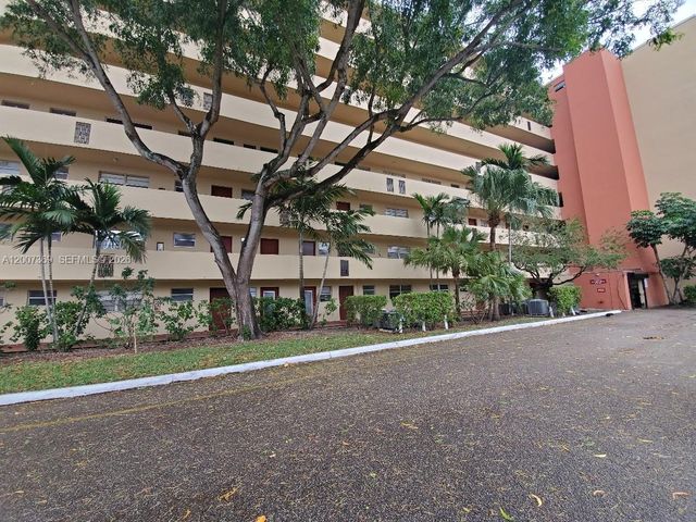 1750 NE 191st St 105-1, Miami, FL 33179