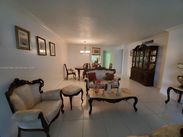 1750 NE 191st St 105-1, Miami, FL 33179